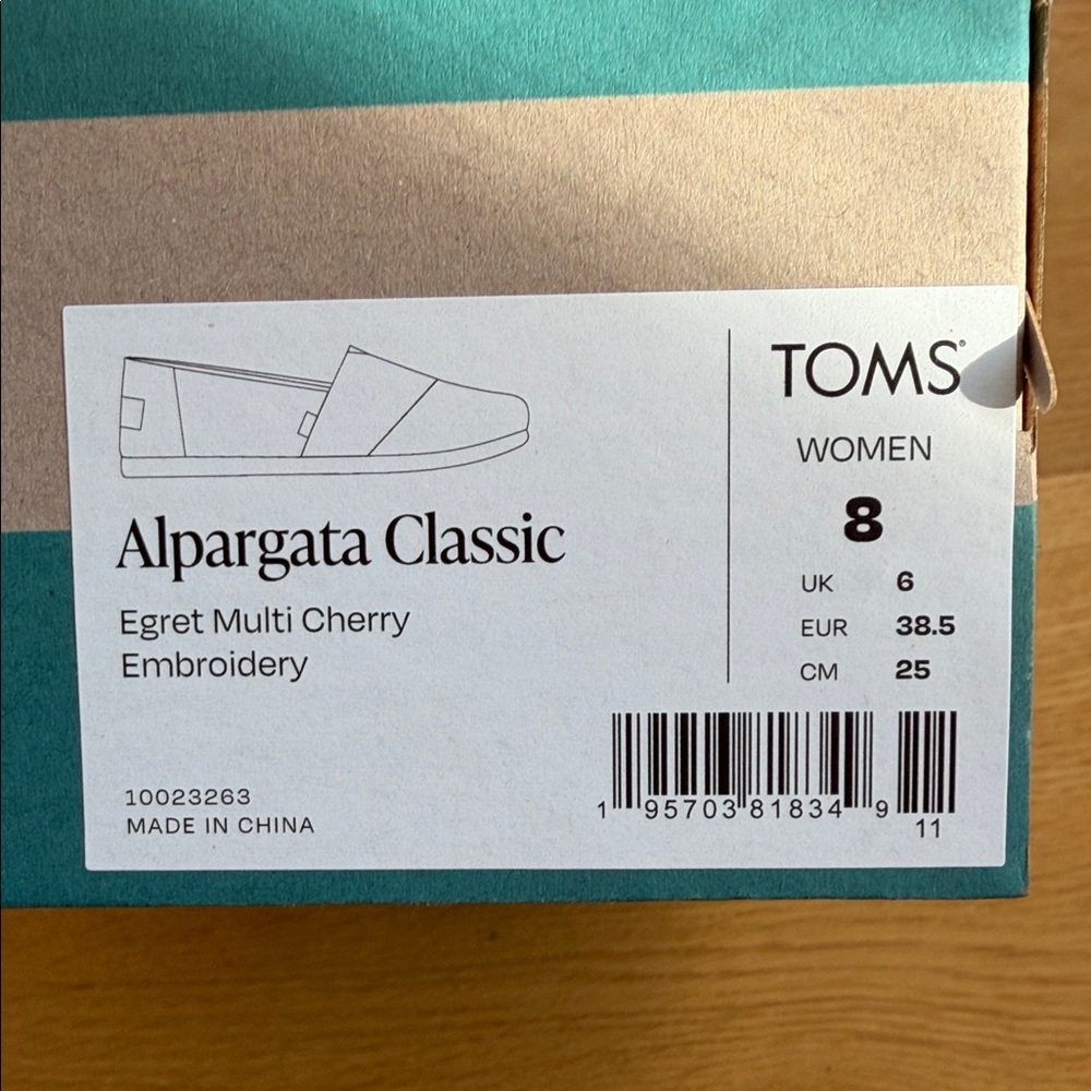 TOMS Alpargata Classic Cherry Embroidery size 8 - Picture 2 of 2